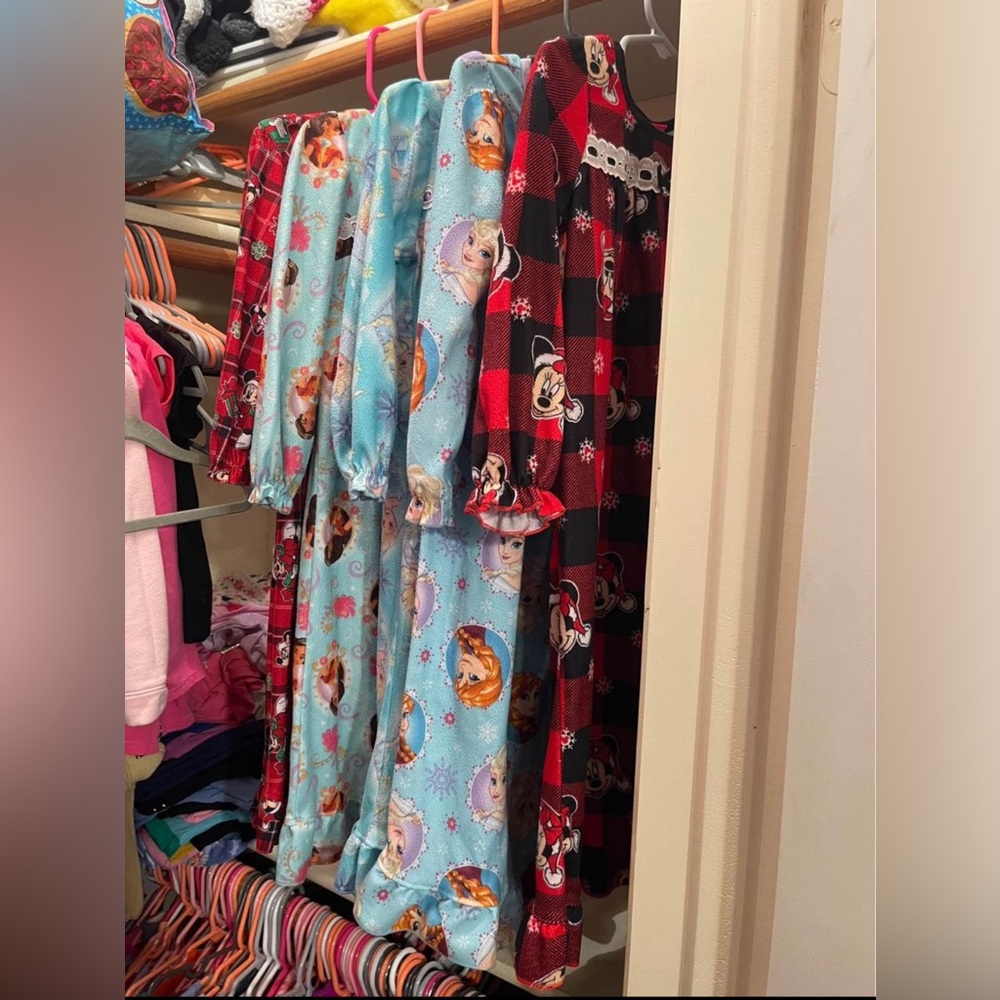 5 Disney flame resistant winter nightgowns 4T/4